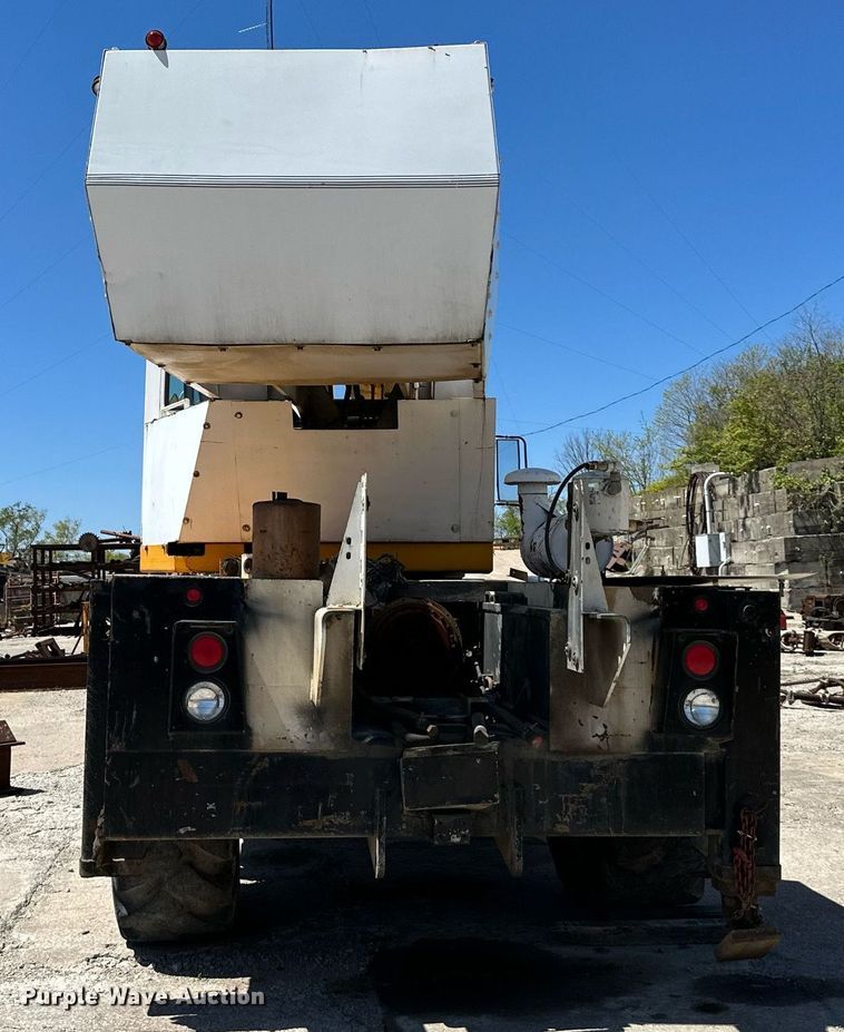 image for item GB9230 Drott 1500CC  crane