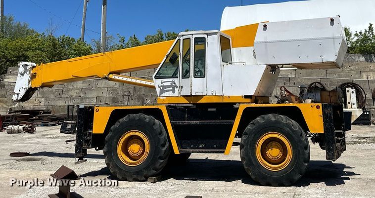 image for item GB9230 Drott 1500CC  crane