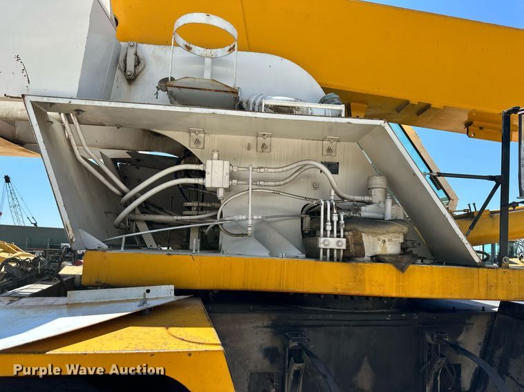 image for item GB9230 Drott 1500CC  crane