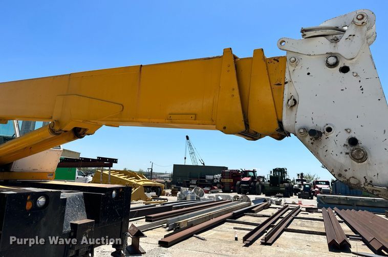 image for item GB9230 Drott 1500CC  crane