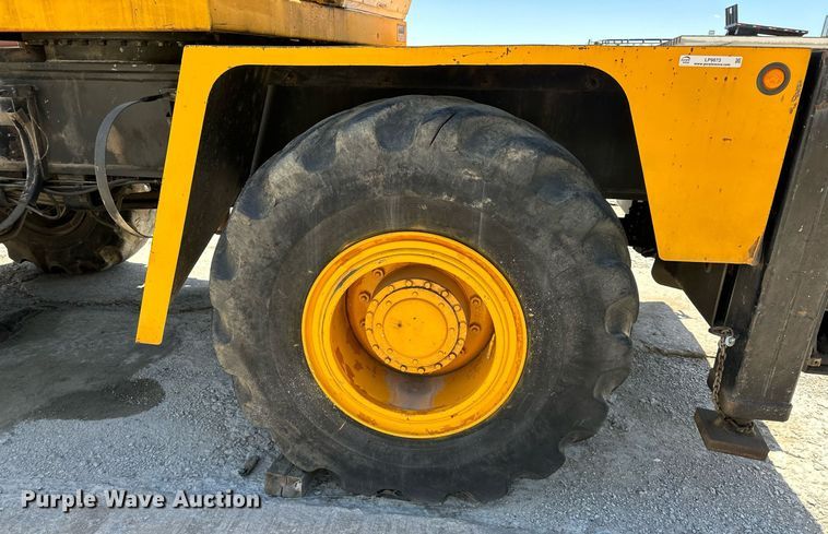 image for item GB9230 Drott 1500CC  crane