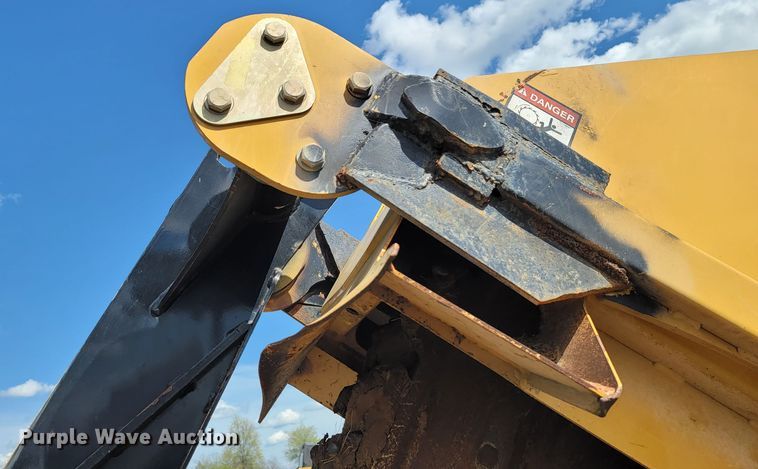 image for item HP9726 2013 Vermeer RTX1250  rock saw