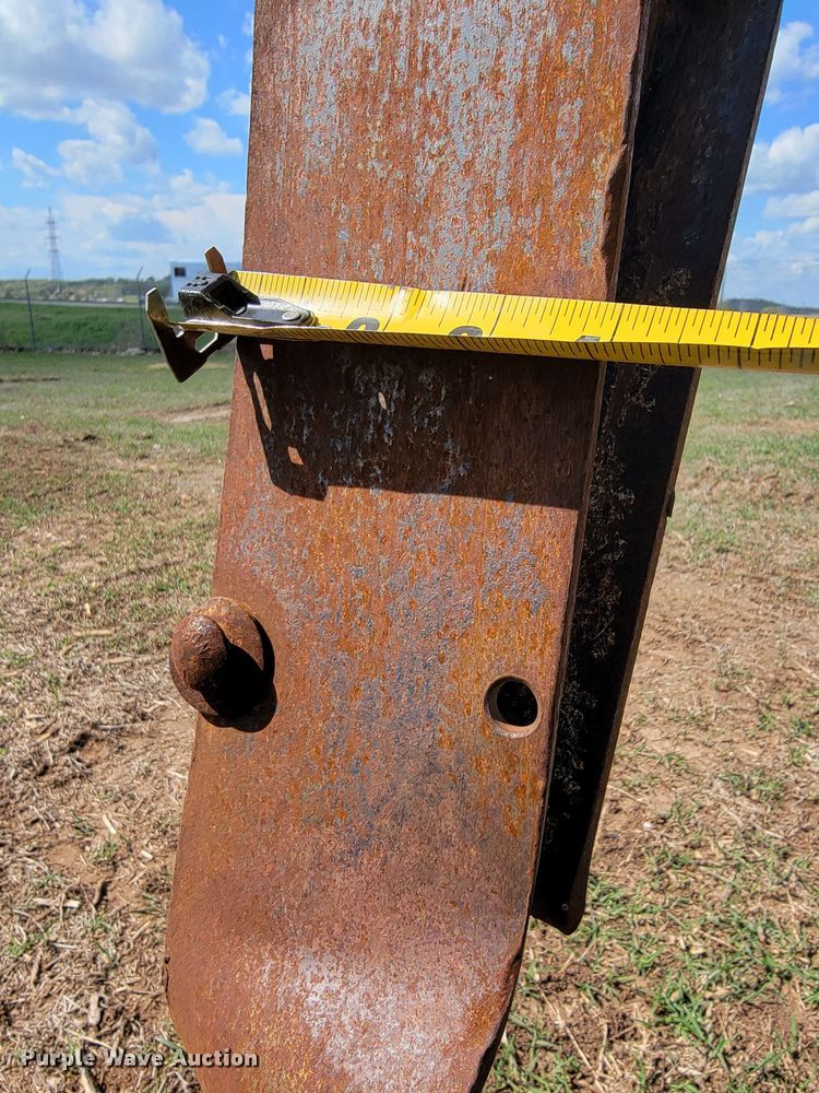 image for item HP9726 2013 Vermeer RTX1250  rock saw