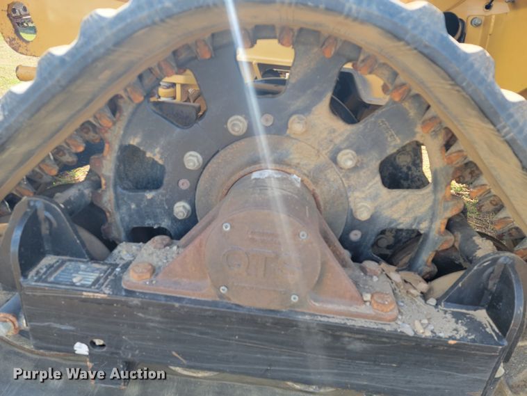 image for item HP9726 2013 Vermeer RTX1250  rock saw