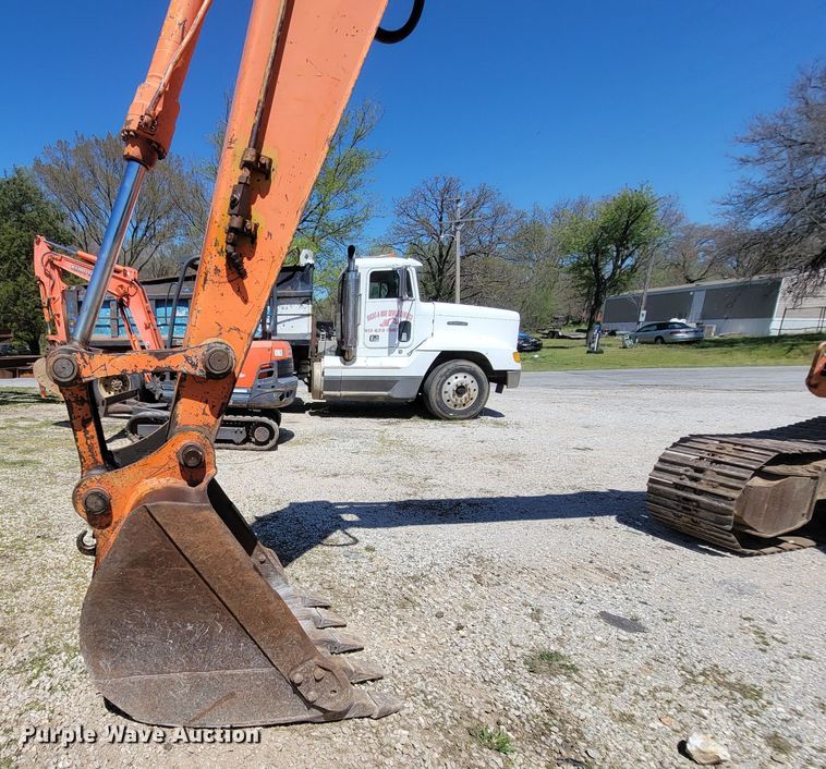 image for item HP9731 1993 Hitachi EX100-2  excavator