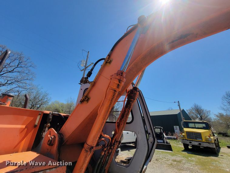 image for item HP9731 1993 Hitachi EX100-2  excavator