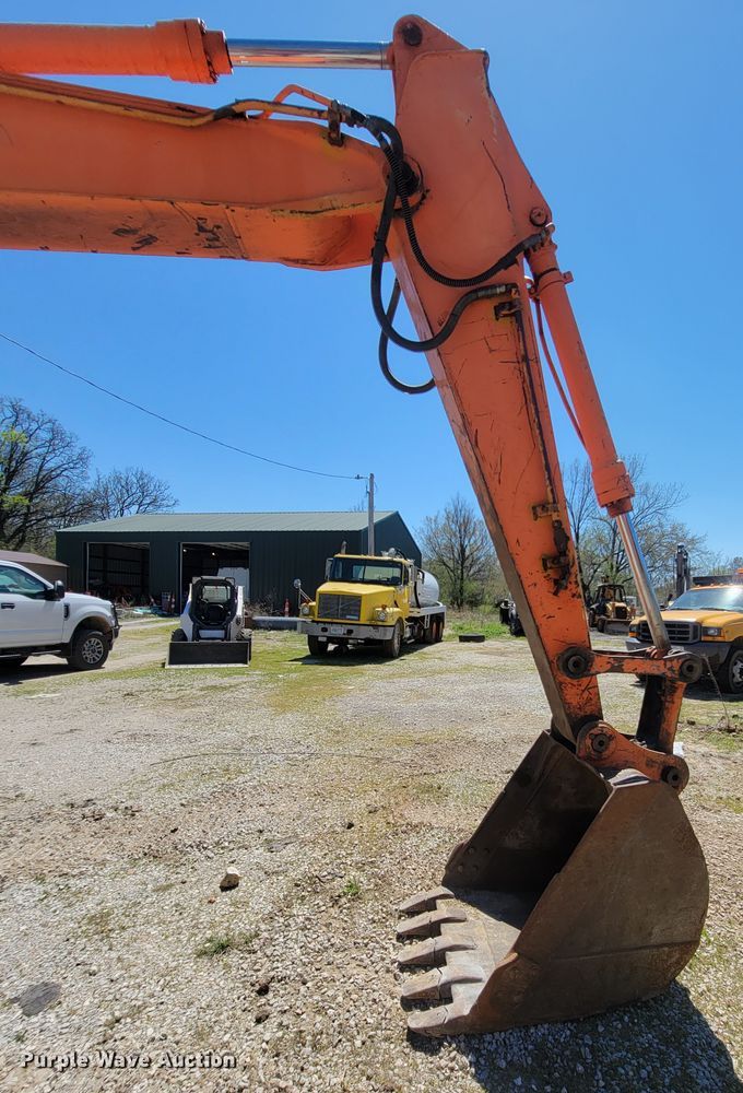 image for item HP9731 1993 Hitachi EX100-2  excavator