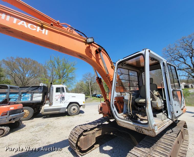 image for item HP9731 1993 Hitachi EX100-2  excavator