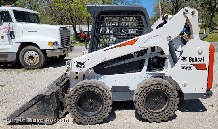 image for item HP9732 2016 Bobcat S530  skid steer loader