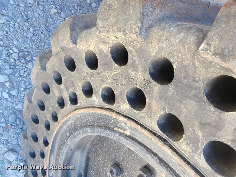 image for item HP9732 2016 Bobcat S530  skid steer loader