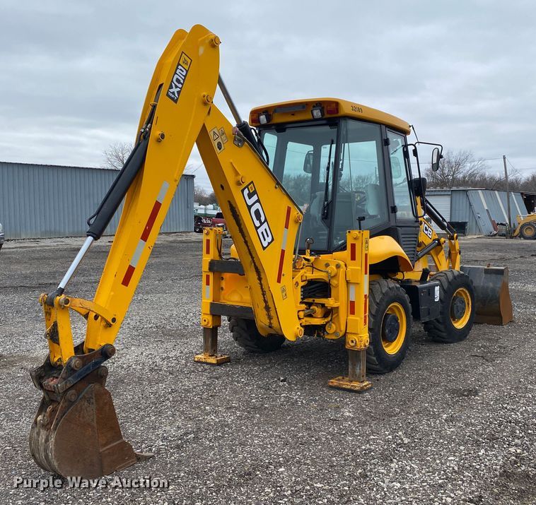 image for item JW9160 2011 JCB 2CX-12-4WS  backhoe