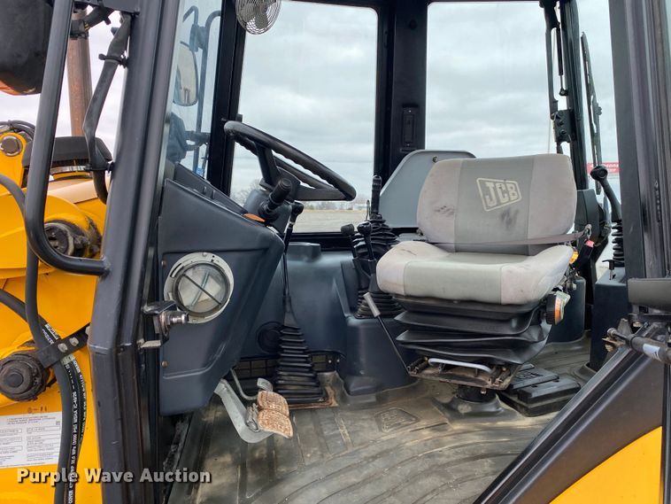 image for item JW9160 2011 JCB 2CX-12-4WS  backhoe