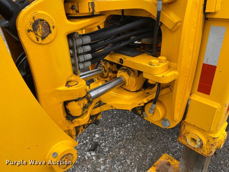 image for item JW9160 2011 JCB 2CX-12-4WS  backhoe