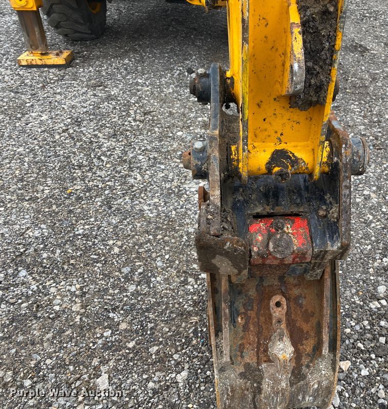 image for item JW9160 2011 JCB 2CX-12-4WS  backhoe