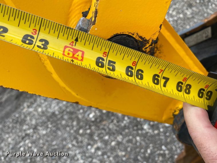 image for item JW9160 2011 JCB 2CX-12-4WS  backhoe