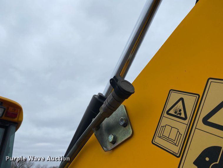 image for item JW9160 2011 JCB 2CX-12-4WS  backhoe