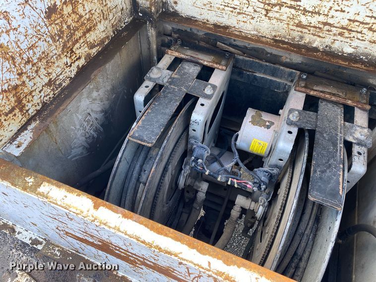 image for item KB9463 2007 Freightliner Business Class M2  Crew Cab crane truck