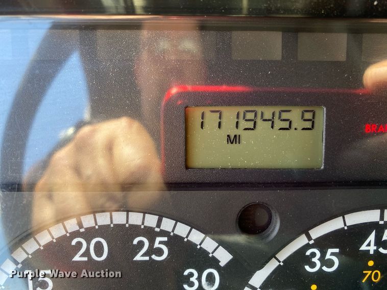 image for item KB9463 2007 Freightliner Business Class M2  Crew Cab crane truck