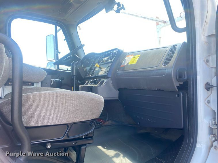 image for item KB9463 2007 Freightliner Business Class M2  Crew Cab crane truck