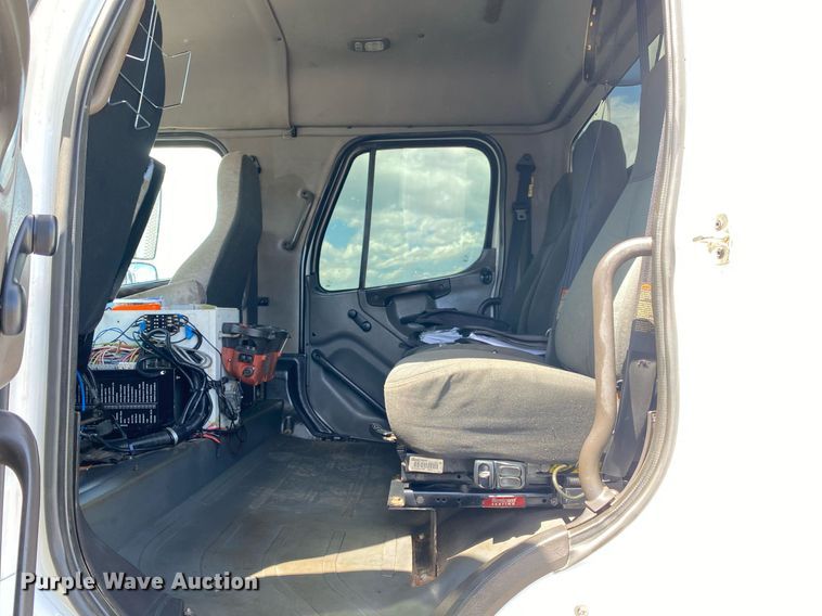 image for item KB9463 2007 Freightliner Business Class M2  Crew Cab crane truck