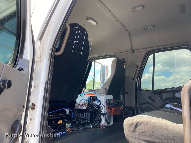 image for item KB9463 2007 Freightliner Business Class M2  Crew Cab crane truck