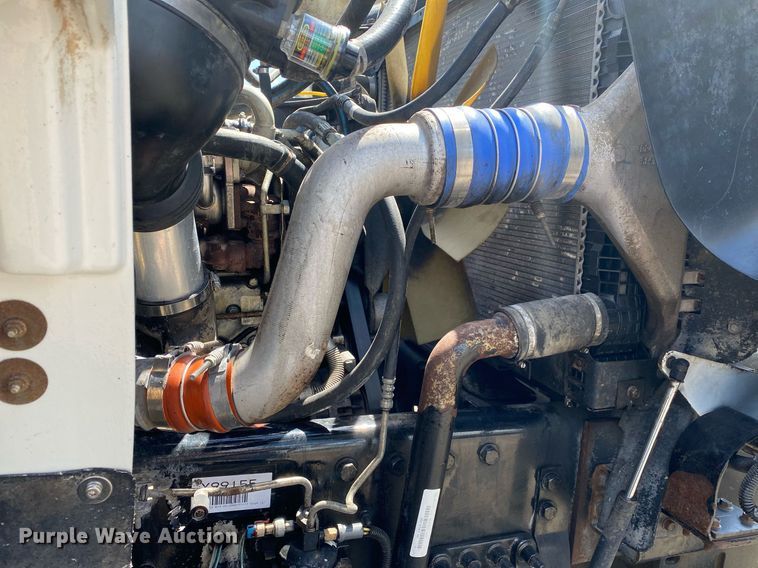 image for item KB9463 2007 Freightliner Business Class M2  Crew Cab crane truck