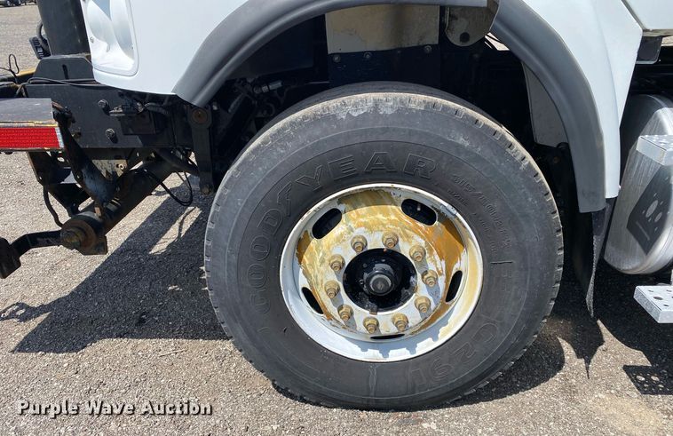 image for item KB9463 2007 Freightliner Business Class M2  Crew Cab crane truck