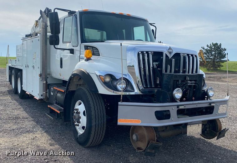 image for item KB9472 2009 International 7500  utility / service truck