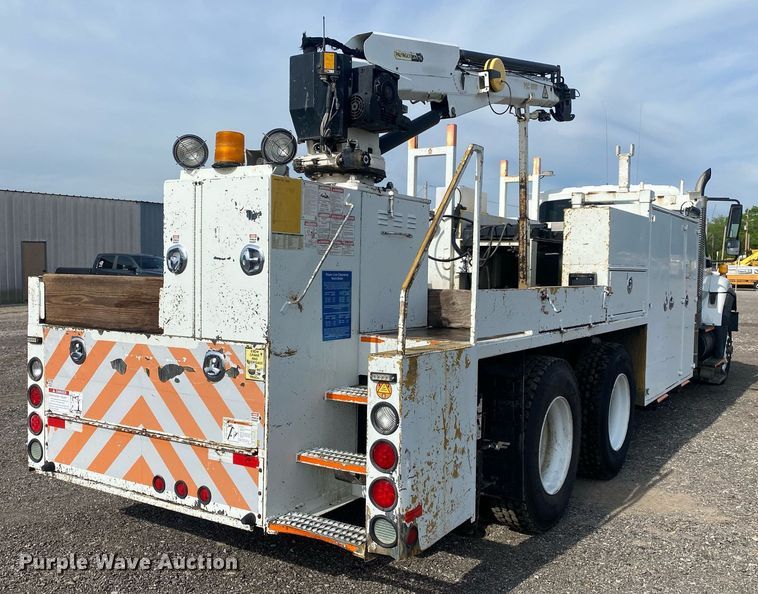 image for item KB9472 2009 International 7500  utility / service truck