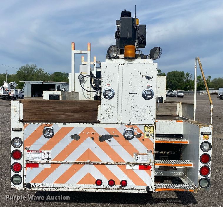 image for item KB9472 2009 International 7500  utility / service truck