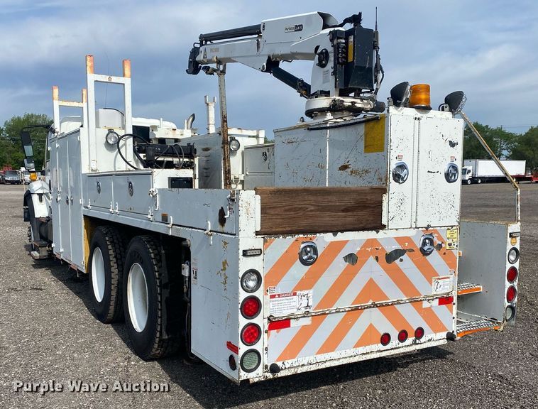 image for item KB9472 2009 International 7500  utility / service truck