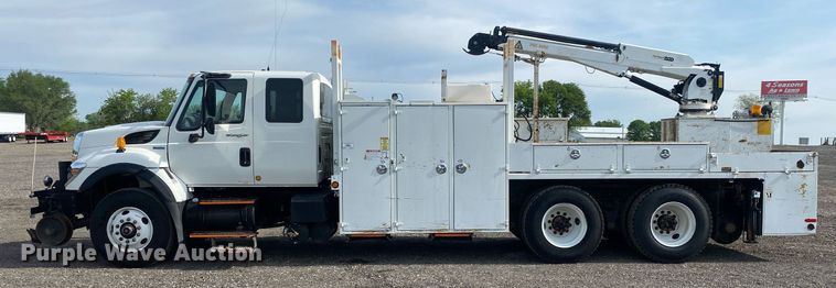 image for item KB9472 2009 International 7500  utility / service truck