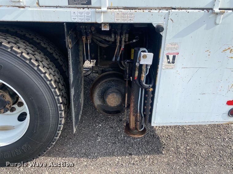 image for item KB9472 2009 International 7500  utility / service truck