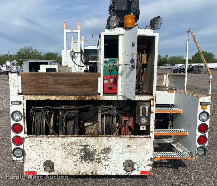 image for item KB9472 2009 International 7500  utility / service truck