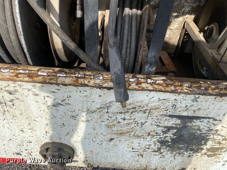 image for item KB9472 2009 International 7500  utility / service truck