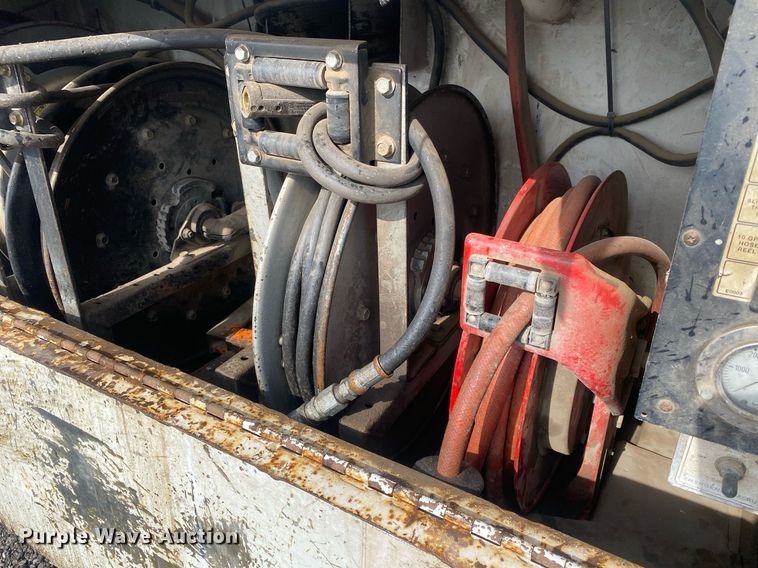 image for item KB9472 2009 International 7500  utility / service truck