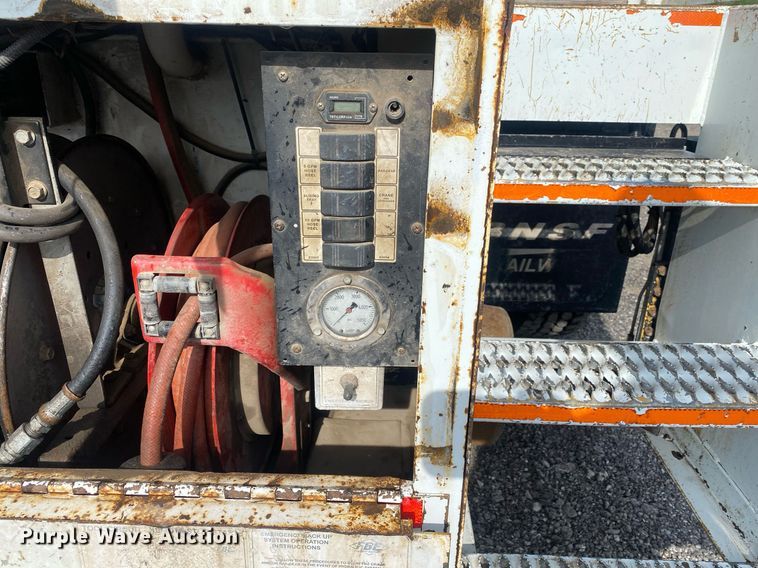 image for item KB9472 2009 International 7500  utility / service truck