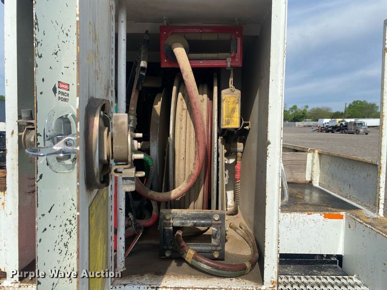 image for item KB9472 2009 International 7500  utility / service truck