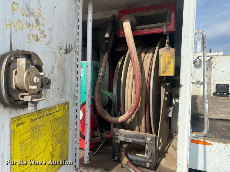 image for item KB9472 2009 International 7500  utility / service truck