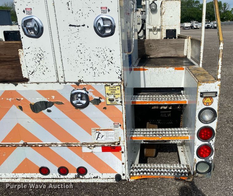 image for item KB9472 2009 International 7500  utility / service truck