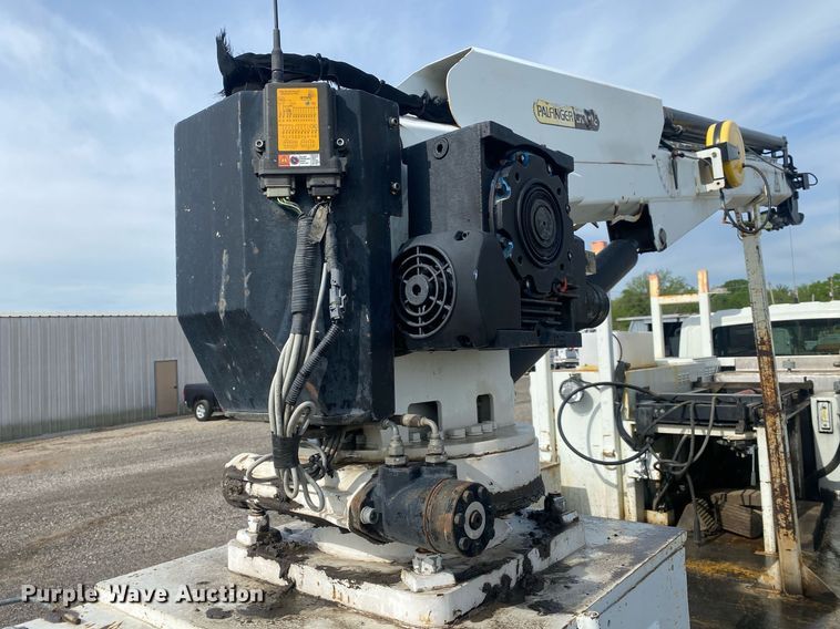 image for item KB9472 2009 International 7500  utility / service truck