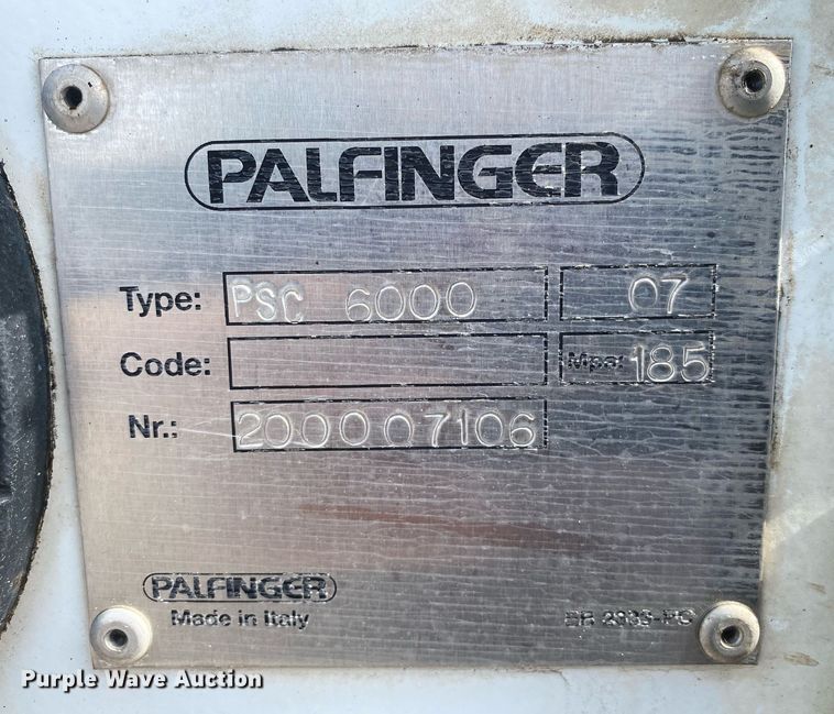 image for item KB9472 2009 International 7500  utility / service truck