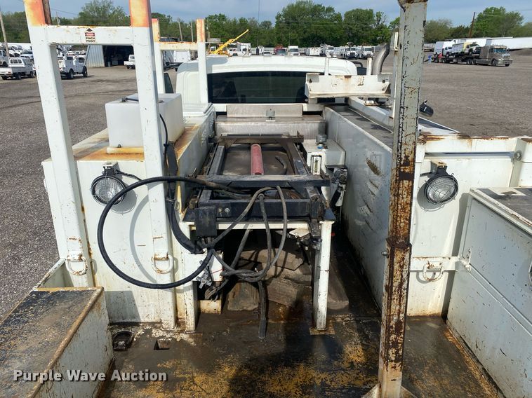 image for item KB9472 2009 International 7500  utility / service truck