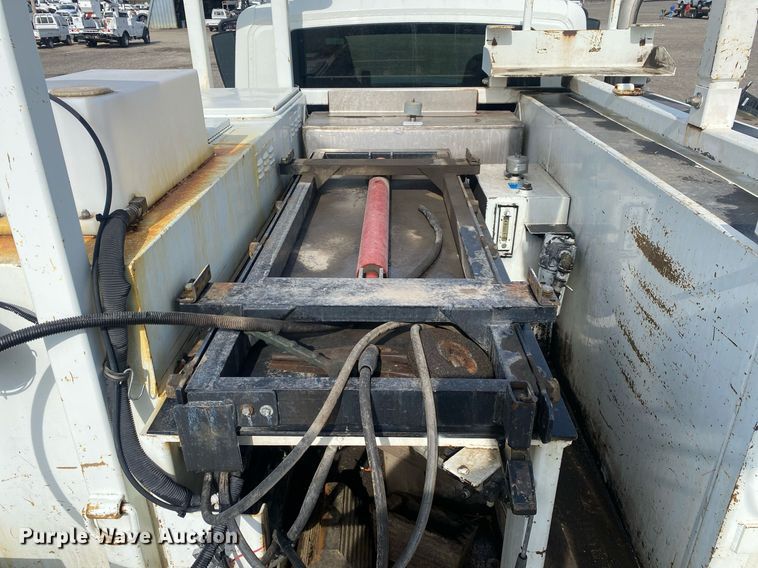 image for item KB9472 2009 International 7500  utility / service truck