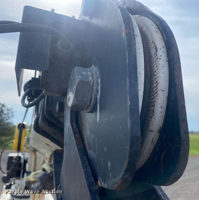 image for item KB9472 2009 International 7500  utility / service truck