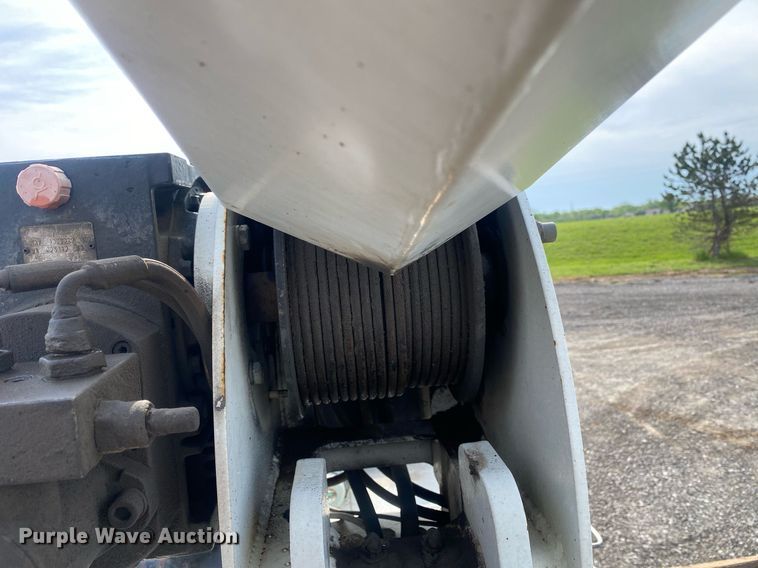 image for item KB9472 2009 International 7500  utility / service truck