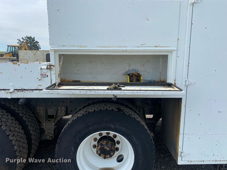 image for item KB9472 2009 International 7500  utility / service truck