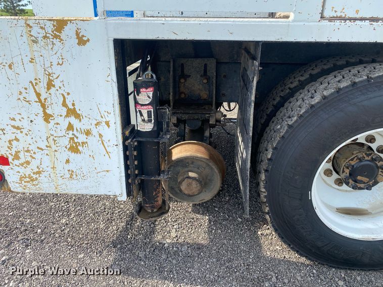 image for item KB9472 2009 International 7500  utility / service truck