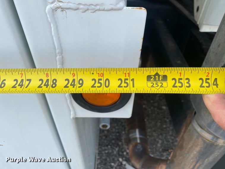 image for item KB9472 2009 International 7500  utility / service truck