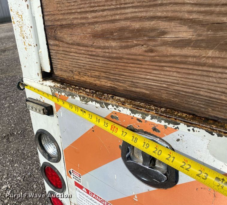 image for item KB9472 2009 International 7500  utility / service truck